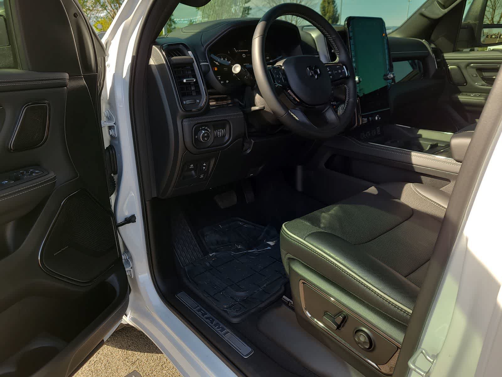 Used 2025 RAM 1500 Limited AWD/4WD image 10