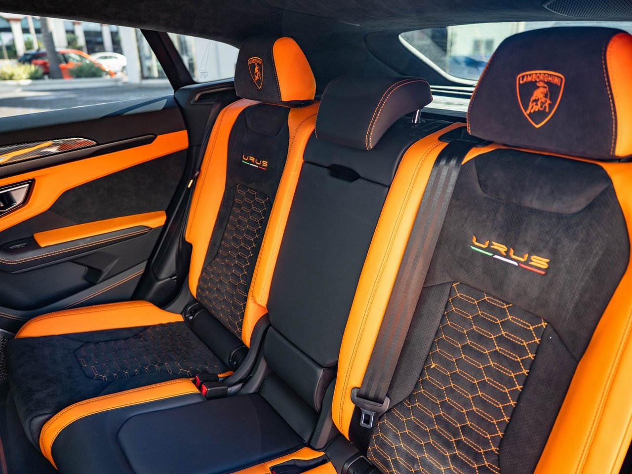 Used 2022 Lamborghini Urus image 24