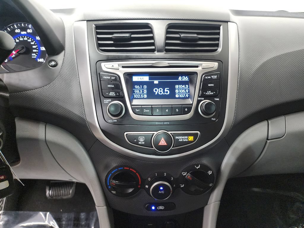 Used 2017 Hyundai Accent SE FWD image 17