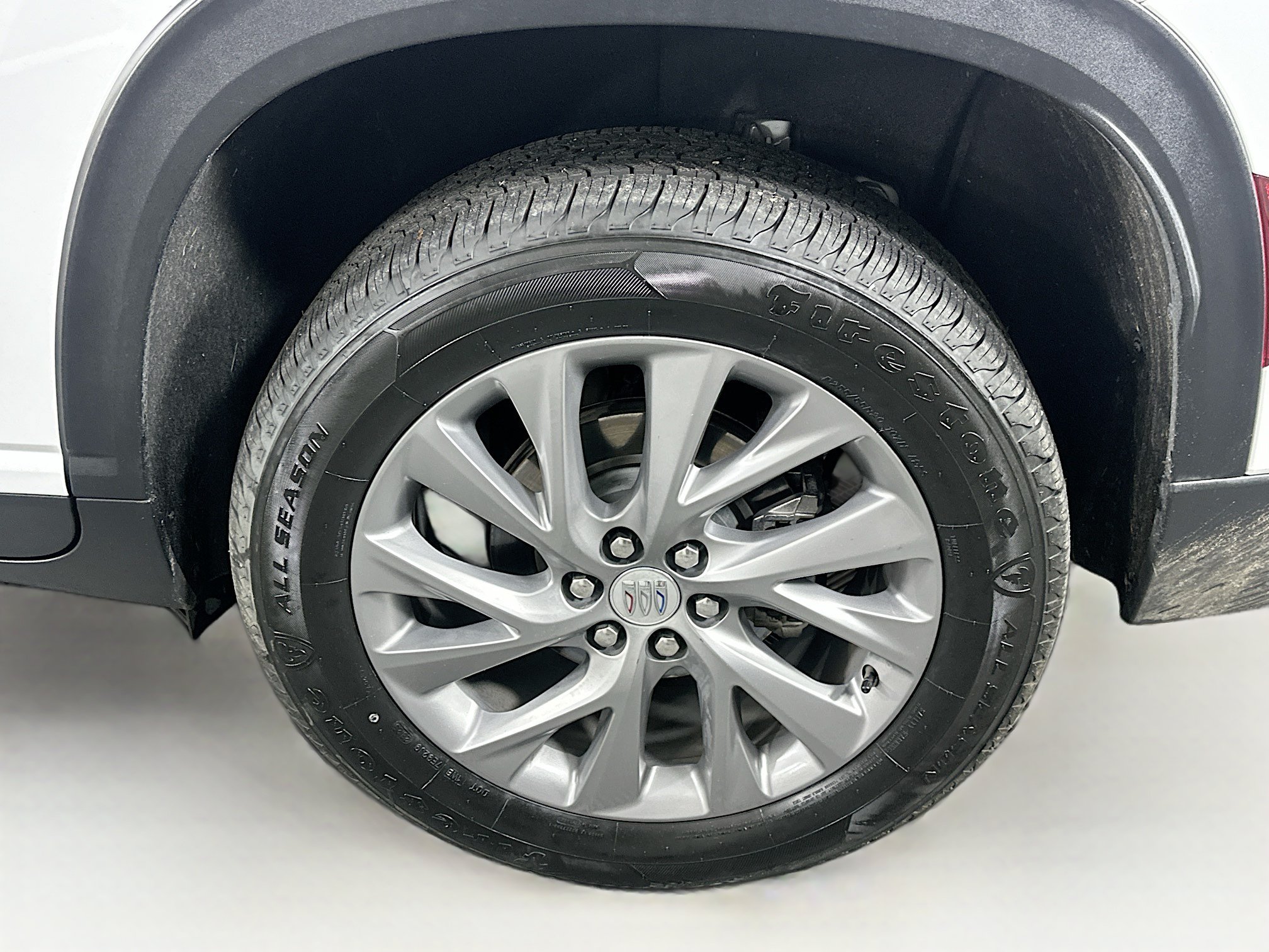 Used 2025 Buick Enclave Preferred FWD image 11