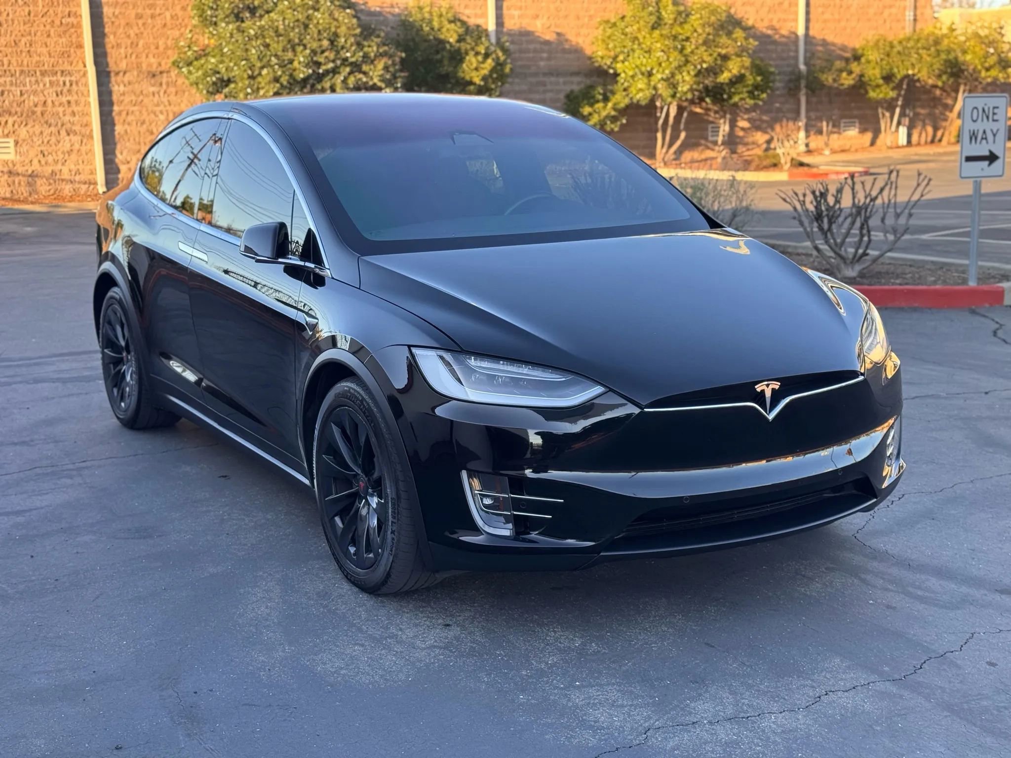 Used 2018 Tesla Model X 75D image 8