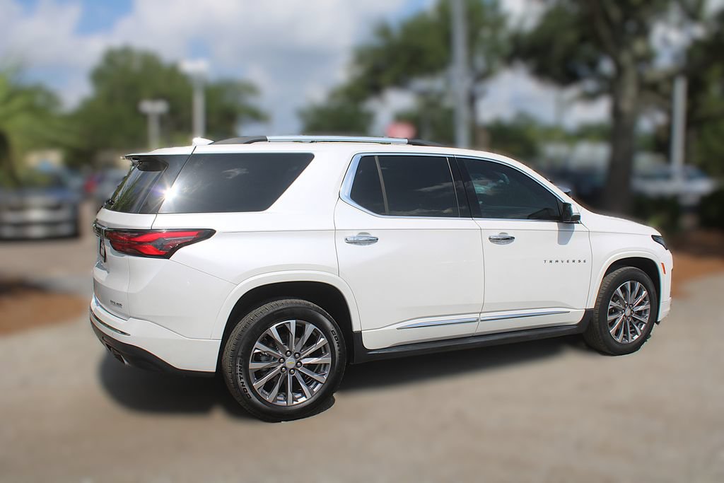 Used 2023 Chevrolet Traverse Premier FWD image 6