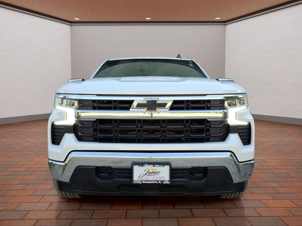 Used 2022 Chevrolet Silverado 1500 LT AWD/4WD image 2