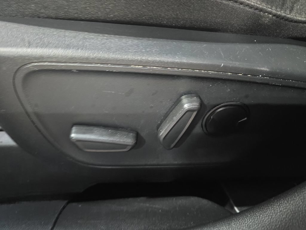 Used 2024 Ford Escape Active AWD/4WD image 29