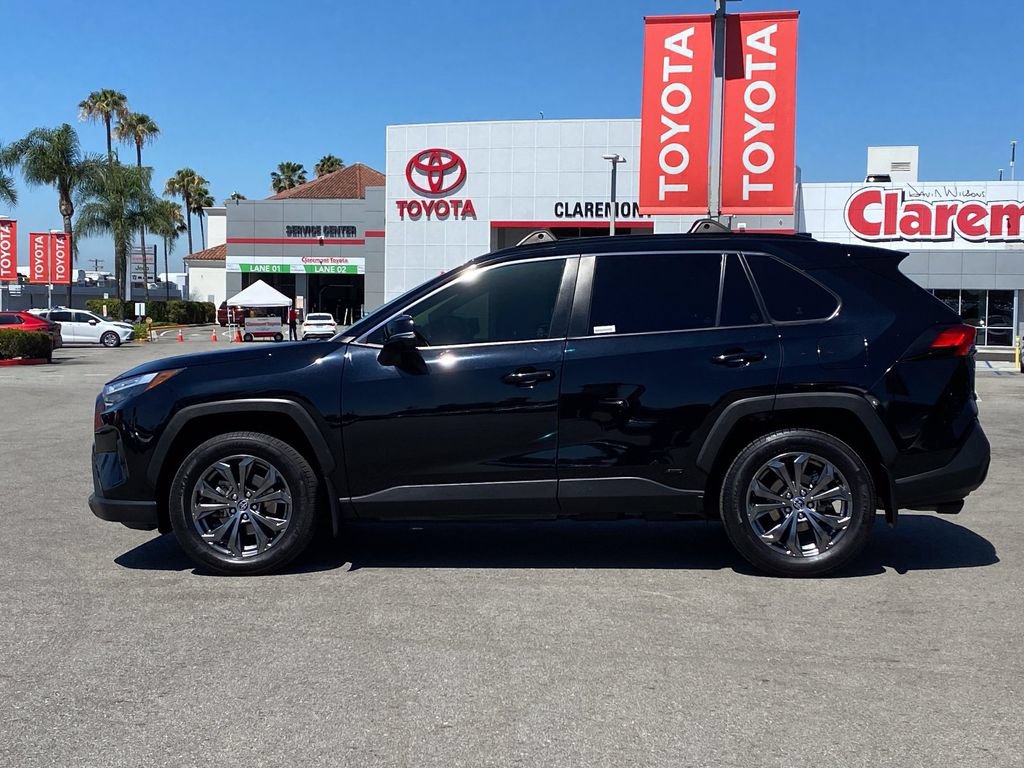 Certified 2023 Toyota RAV4 XLE Premium AWD/4WD image 38