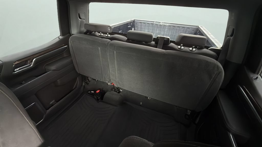 Used 2024 Chevrolet Silverado 1500 RST w/ LPO, Dark Essentials Package AWD/4WD image 12