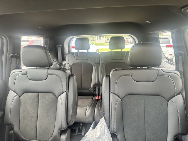 New 2025 Jeep Grand Cherokee L Altitude image 22