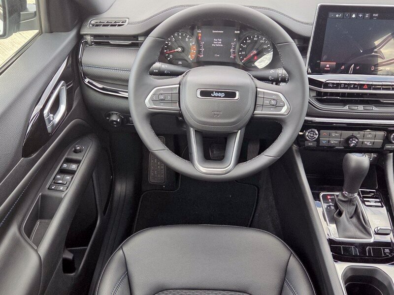 New 2026 Jeep Compass Latitude AWD/4WD image 11