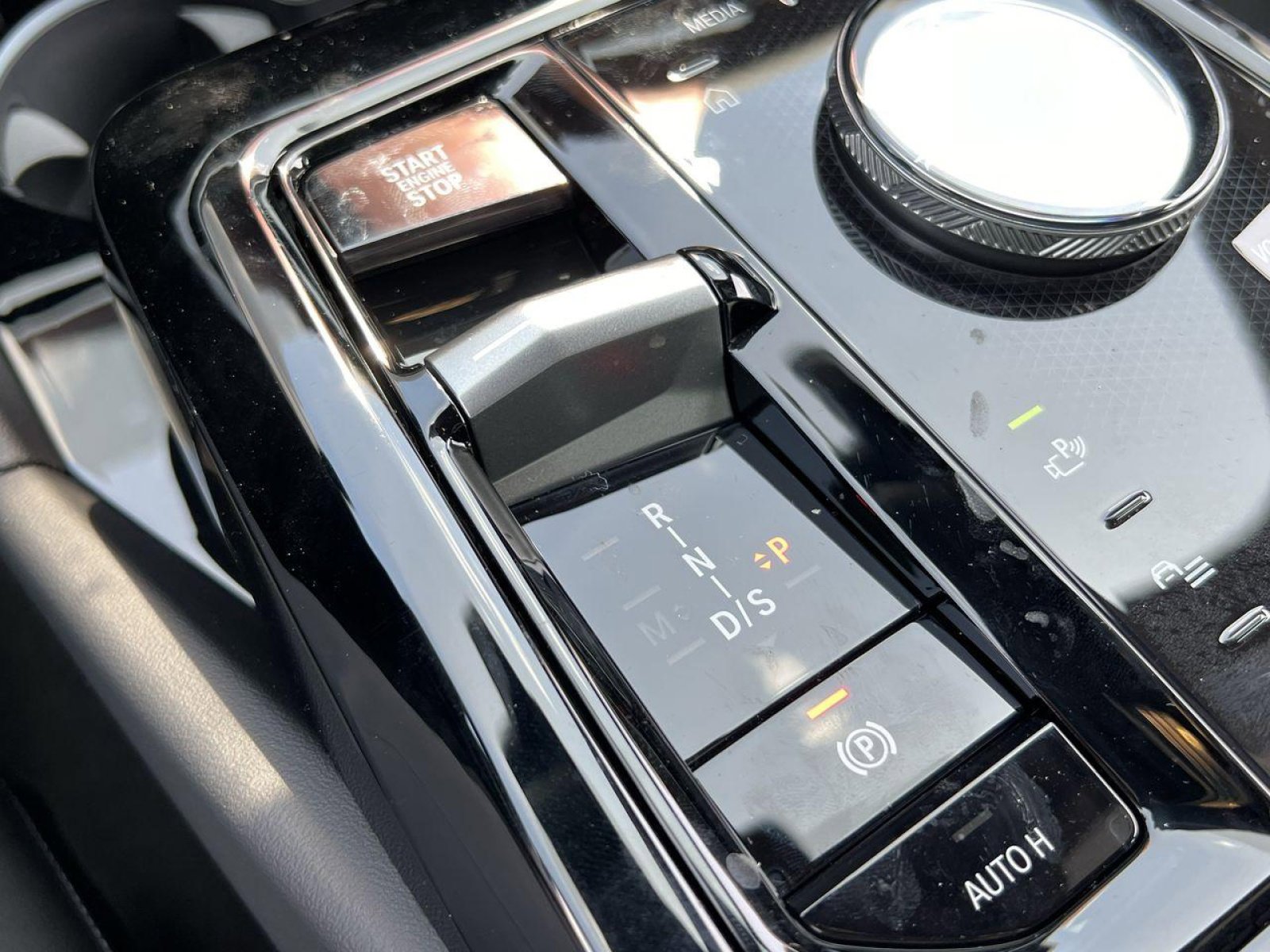 Certified 2025 BMW 530i xDrive w/ Premium Package image 19