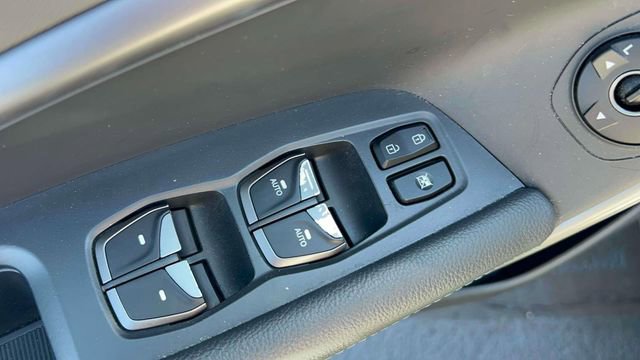 Used 2018 Hyundai Santa Fe Sport w/ 2.0T Ultimate Tech Package 05 AWD/4WD image 26