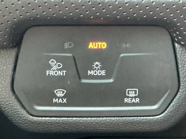 Certified 2024 Volkswagen Atlas Cross Sport SE w/ Panoramic Sunroof Package FWD image 33