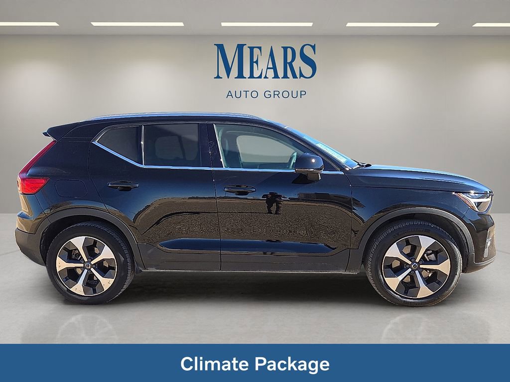 Certified 2023 Volvo XC40 B5 Plus w/ Protection Package Premier image 8