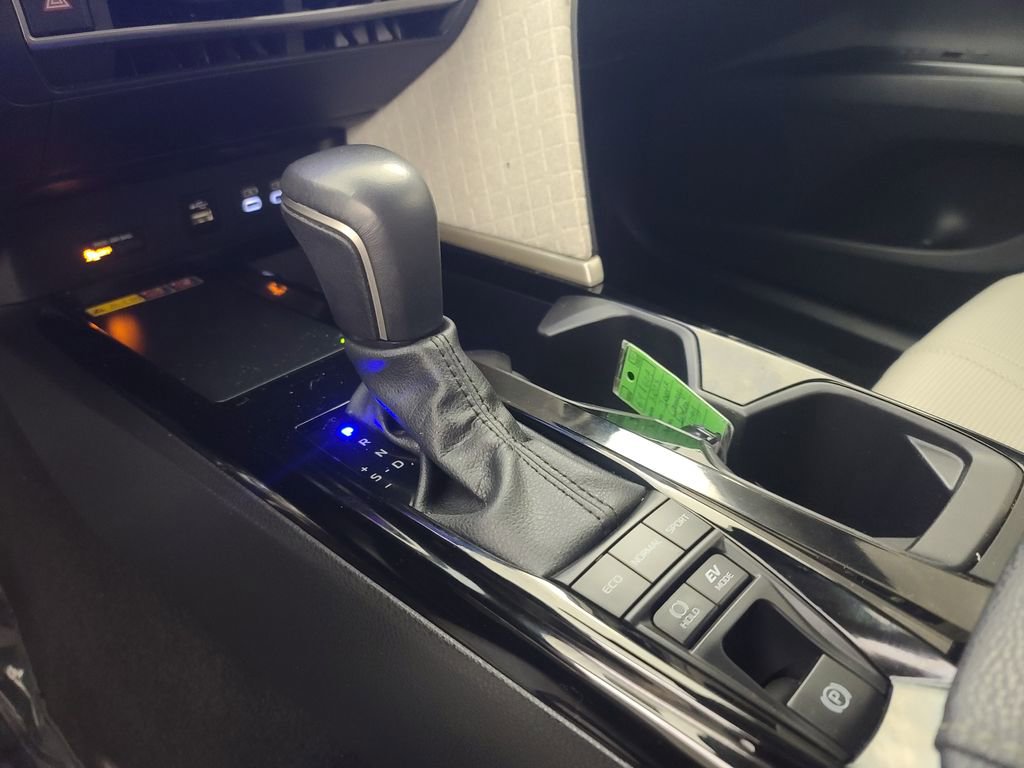 Used 2025 Toyota Camry XLE w/ Premium Plus Package image 38