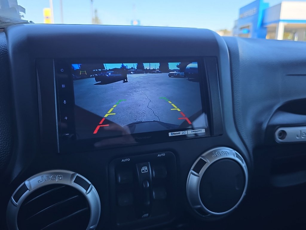 Used 2013 Jeep Wrangler Unlimited Sahara w/ Connectivity Group image 27