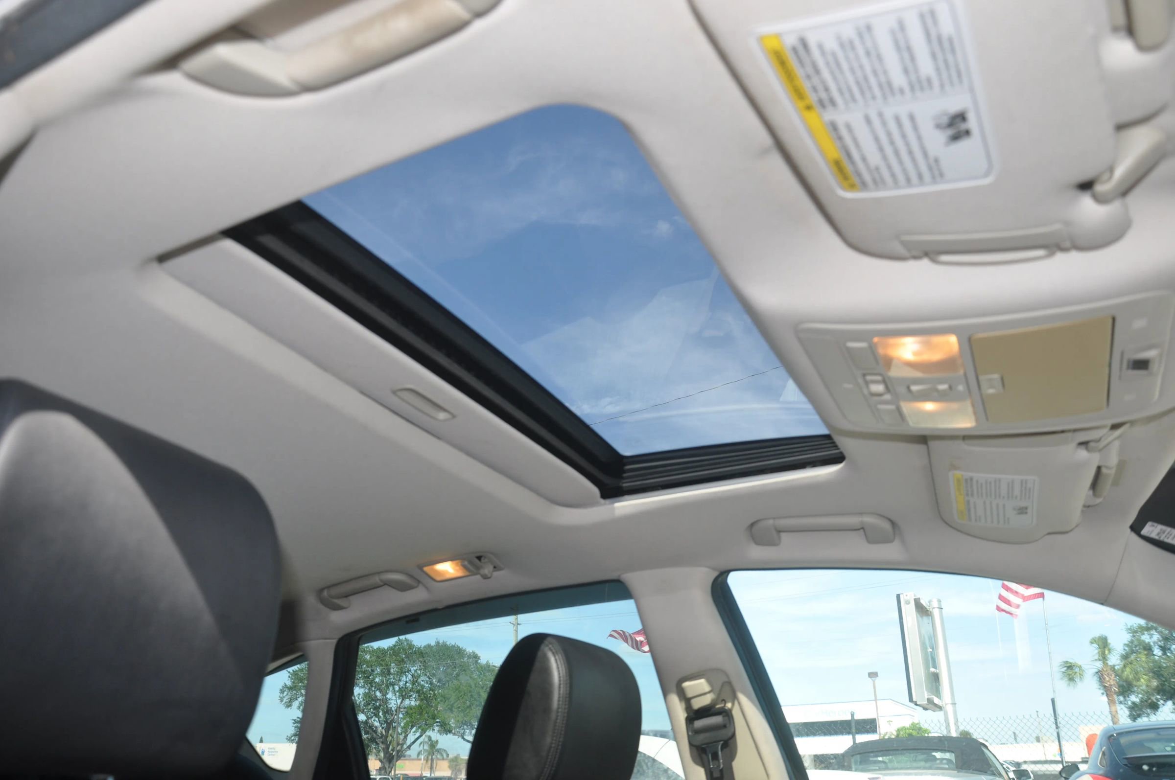 Used 2007 INFINITI M35 w/ Technology Pkg RWD image 21