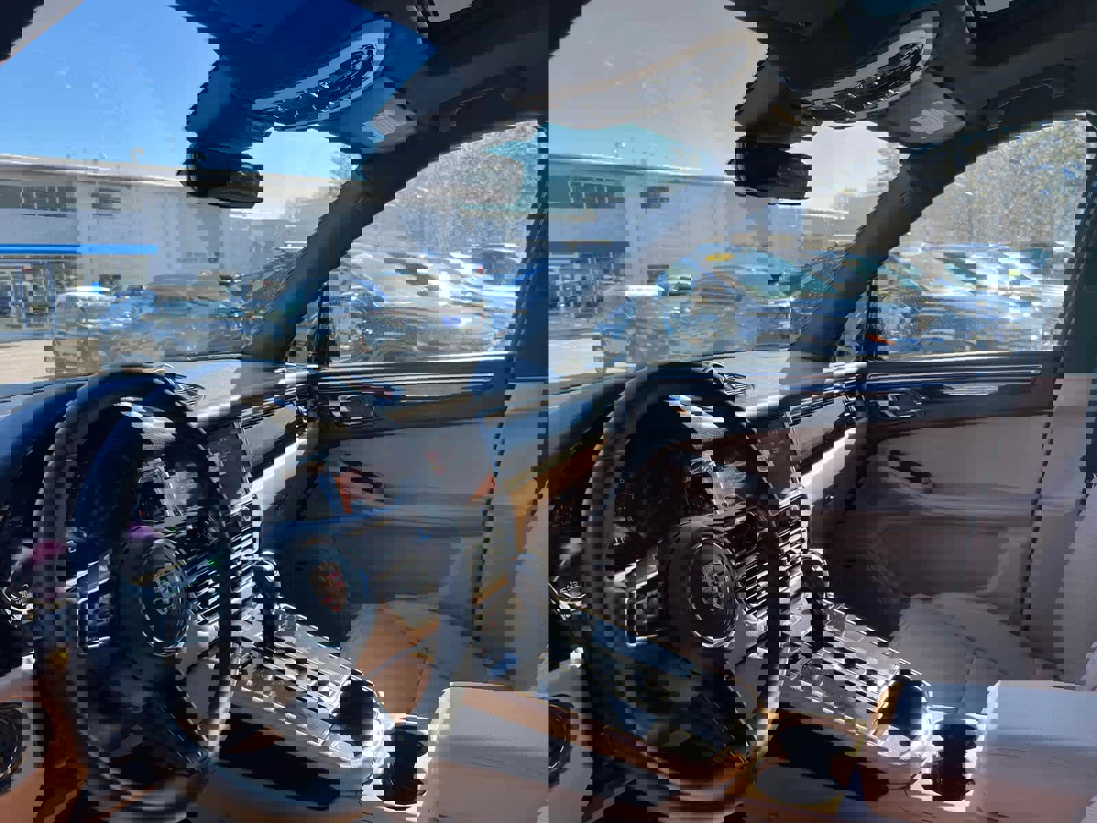 Used 2025 Porsche Macan image 14