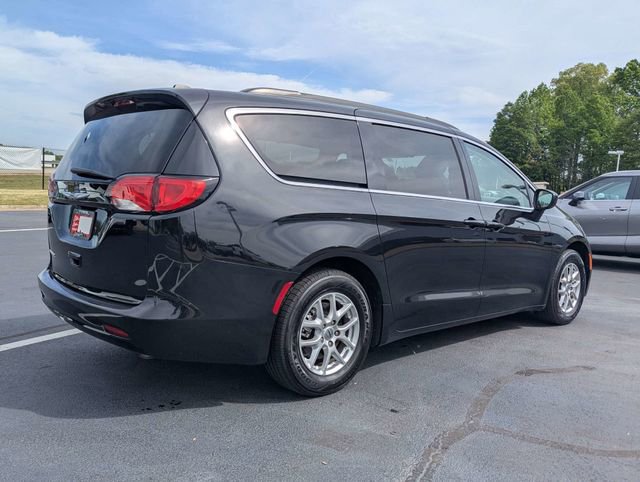 Used 2021 Chrysler Voyager Lxi image 4