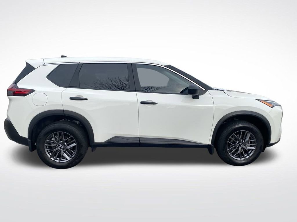 Used 2023 Nissan Rogue S image 8