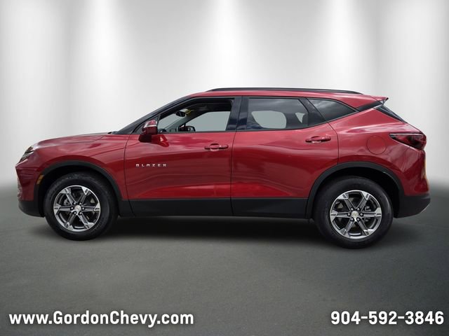 Used 2024 Chevrolet Blazer LT image 2