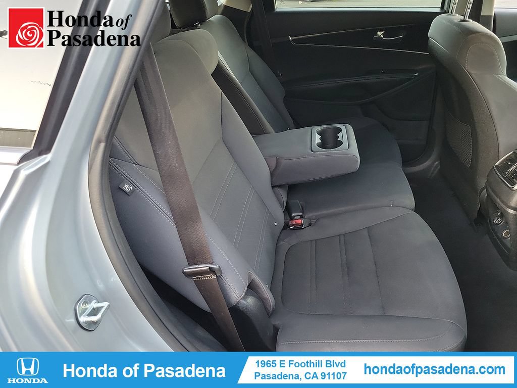 Used 2019 Kia Sorento FWD V6 image 23