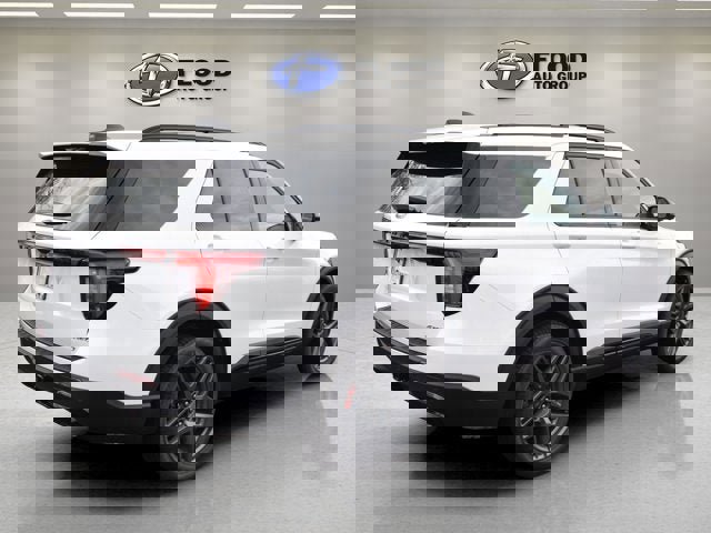 New 2026 Ford Explorer ST-Line w/ ST-Line Street Pack image 2