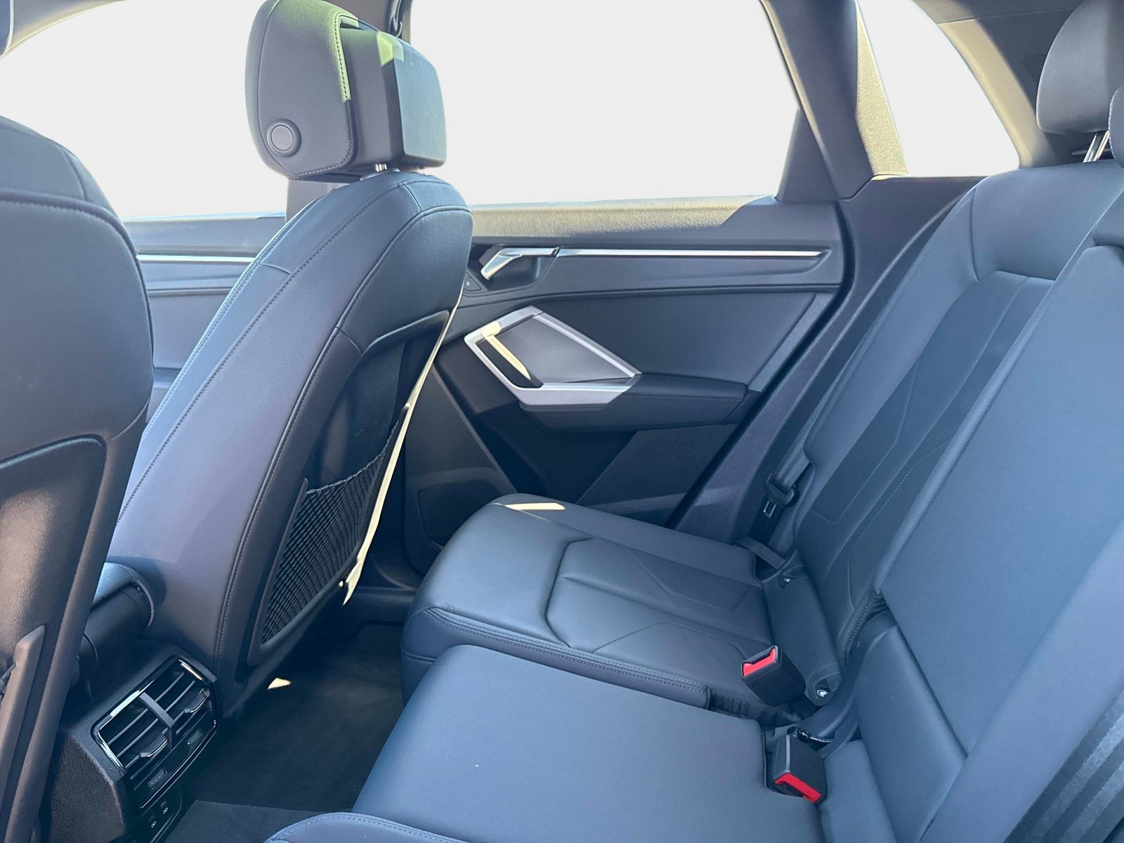 Used 2023 Audi Q3 2.0T Premium w/ Convenience Package image 15