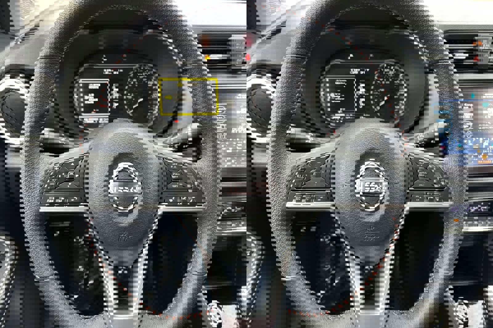 New 2025 Nissan Versa SR w/ Trunk Package image 22