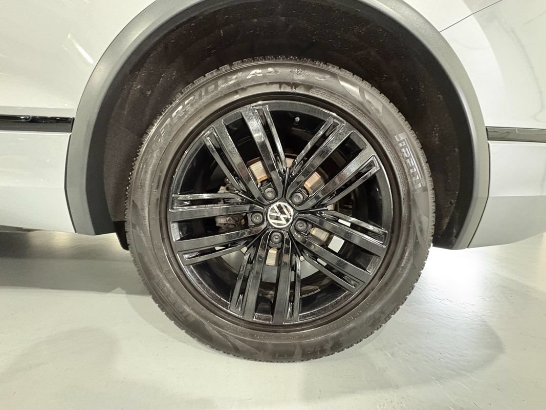 Used 2022 Volkswagen Tiguan SE R-Line AWD/4WD image 58