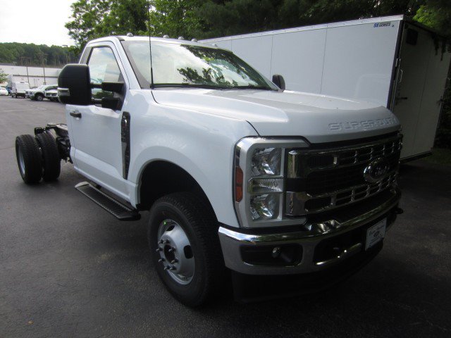 New 2025 Ford F350 XL w/ XL Chrome Package AWD/4WD image 3