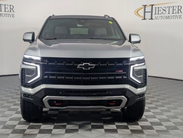 Certified 2025 Chevrolet Suburban Z71 image 3