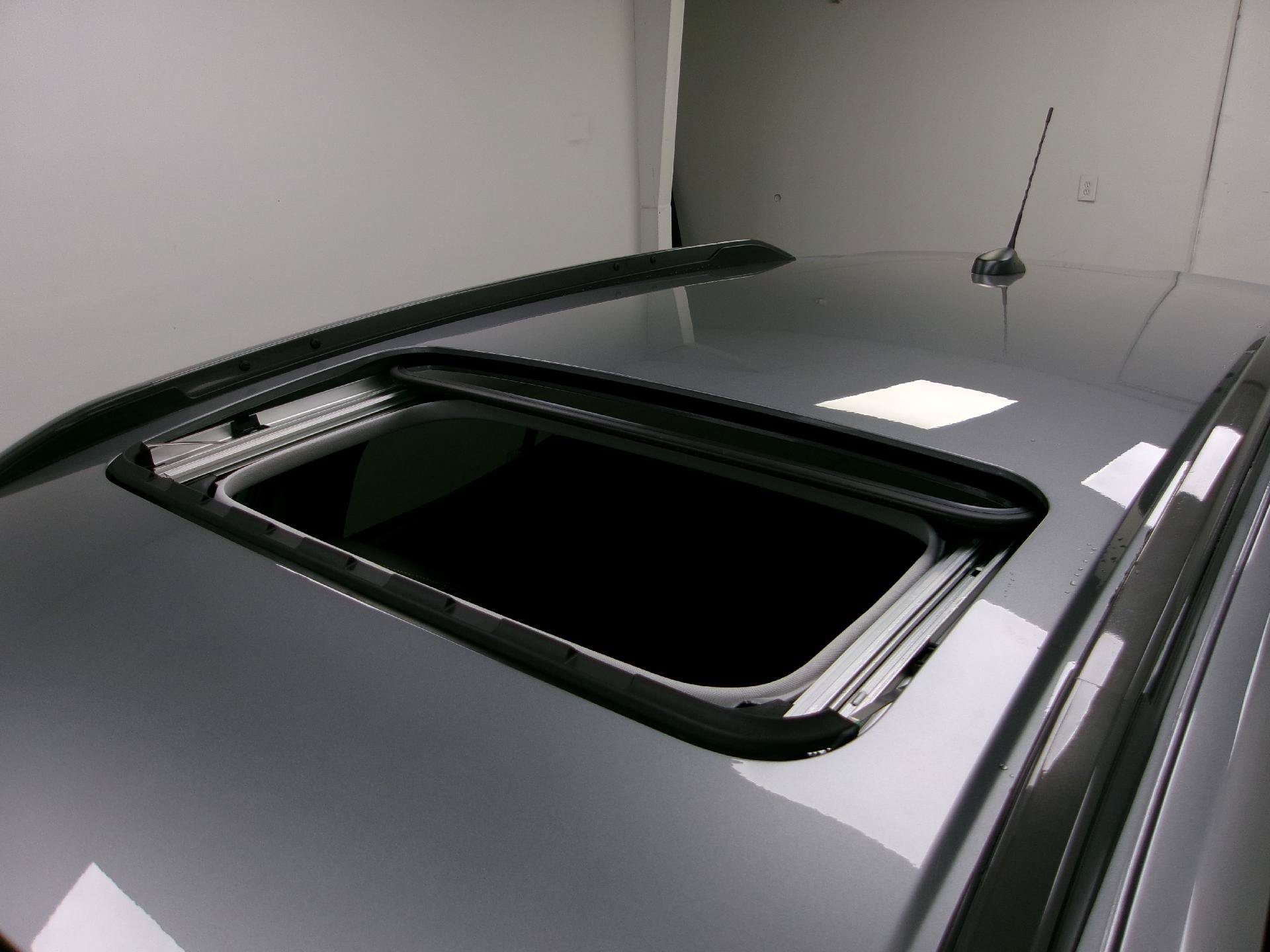 New 2026 Chevrolet Trax ACTIV w/ Sunroof Package FWD image 4