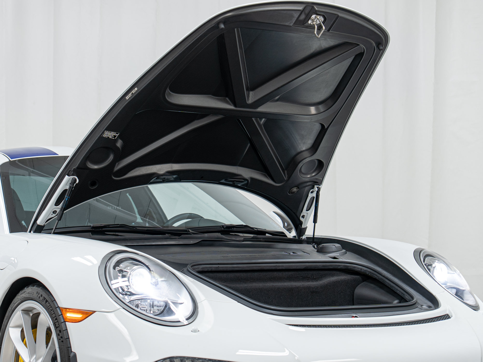 Certified 2016 Porsche 911 R RWD image 13