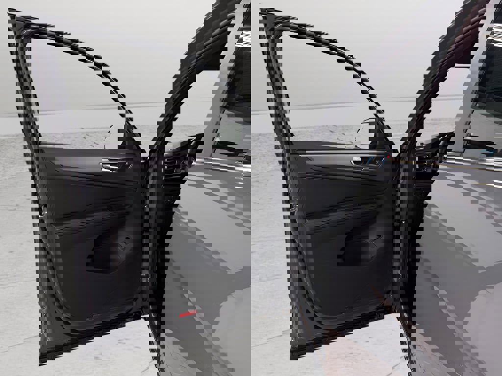 New 2026 Volkswagen Atlas Cross Sport SE image 19