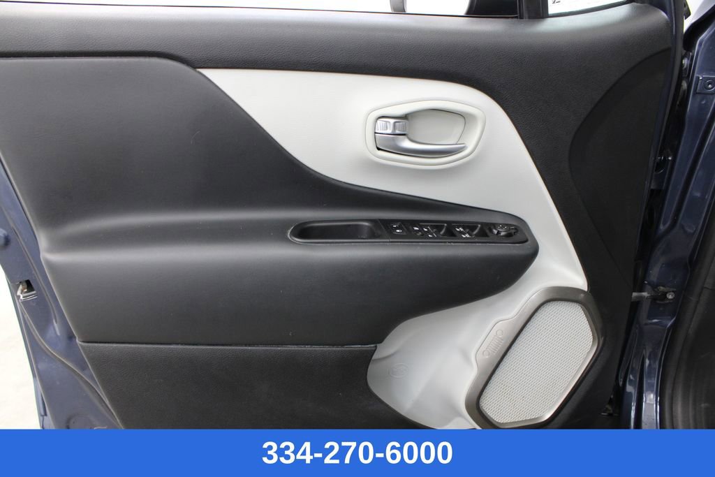 Used 2022 Jeep Renegade Latitude image 16