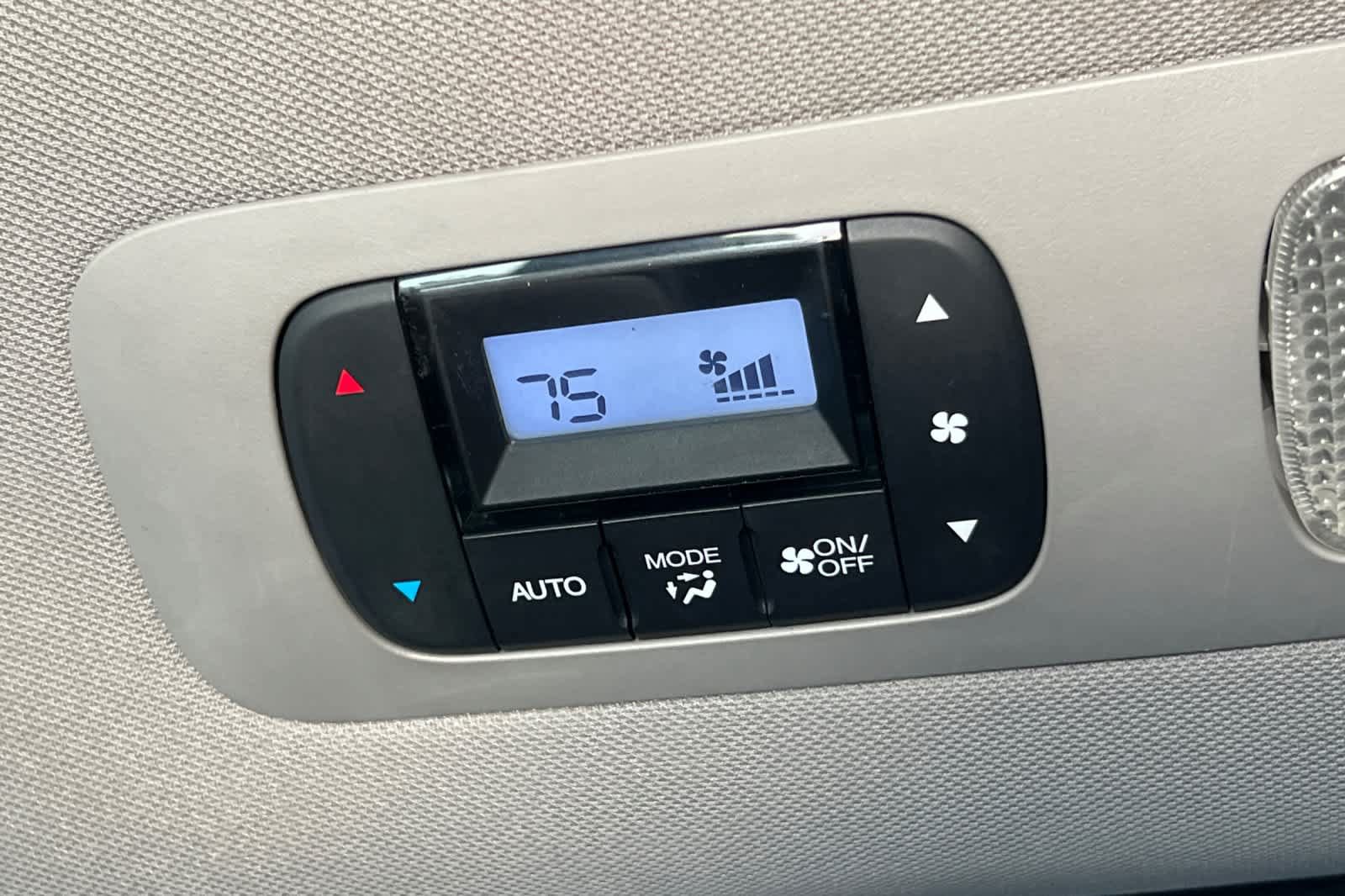 Used 2016 Honda Odyssey SE image 14