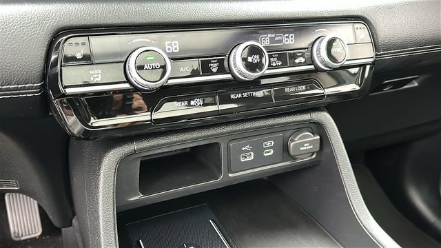 Used 2024 Honda Pilot Touring image 17