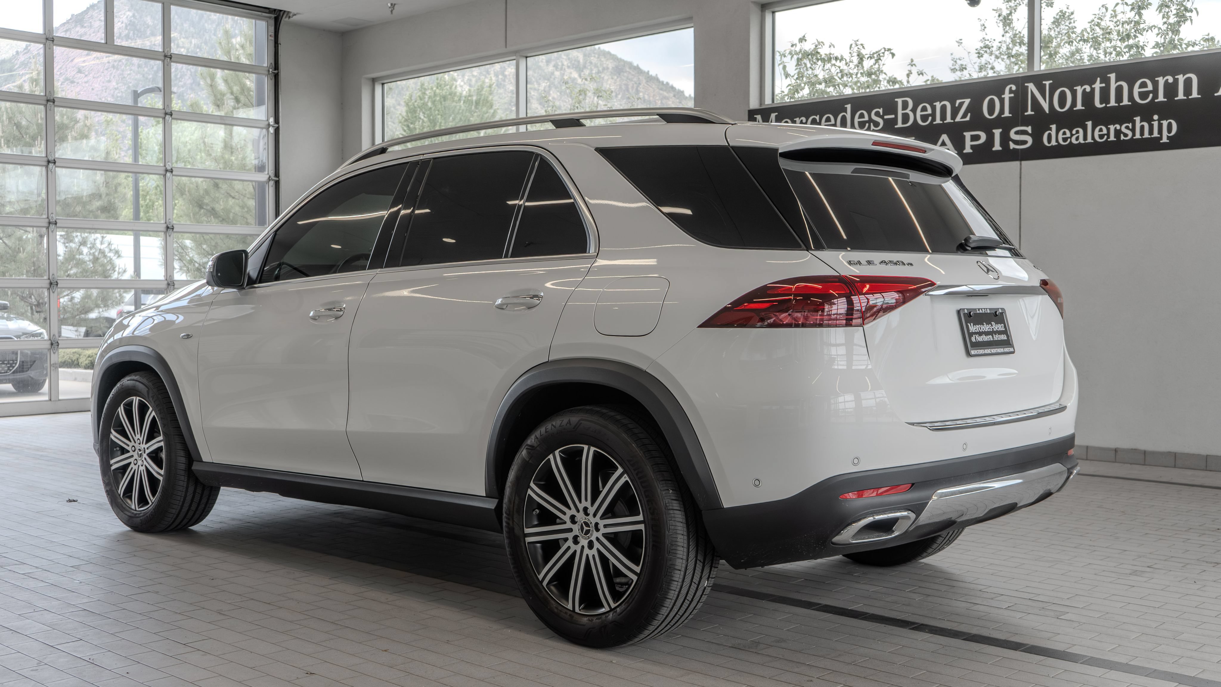 Certified 2025 Mercedes-Benz GLE 450e 4MATIC w/ Driver Assistance Package image 12