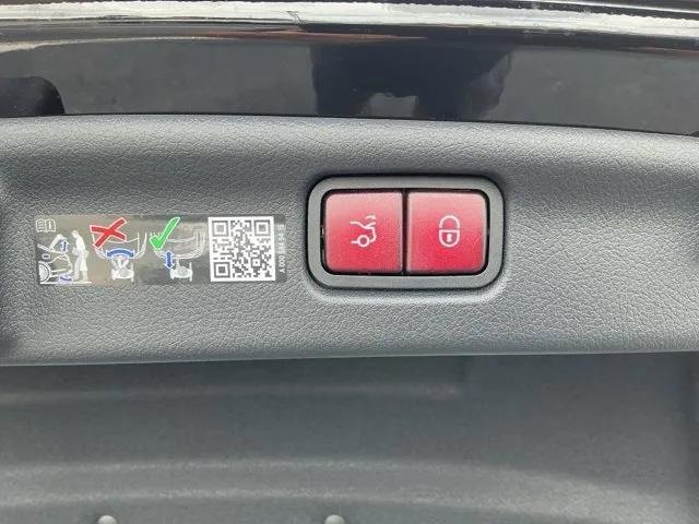 New 2025 Mercedes-Benz C 300 4MATIC Sedan image 49