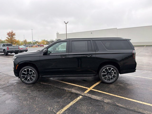 New 2026 Chevrolet Suburban RST w/ RST Capability Package AWD/4WD image 8