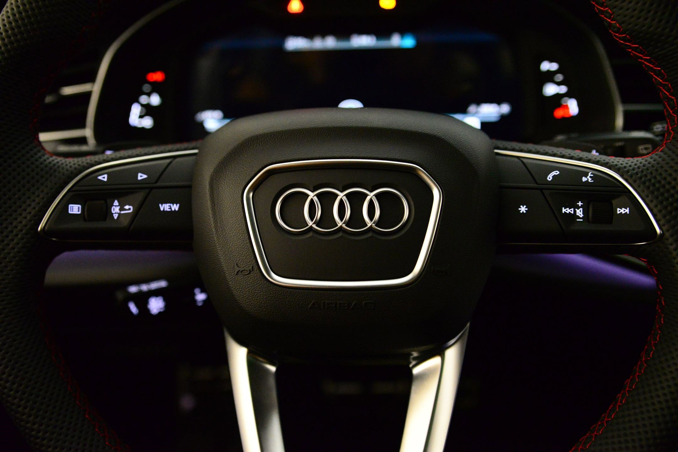 New 2026 Audi SQ7 Prestige AWD/4WD image 29
