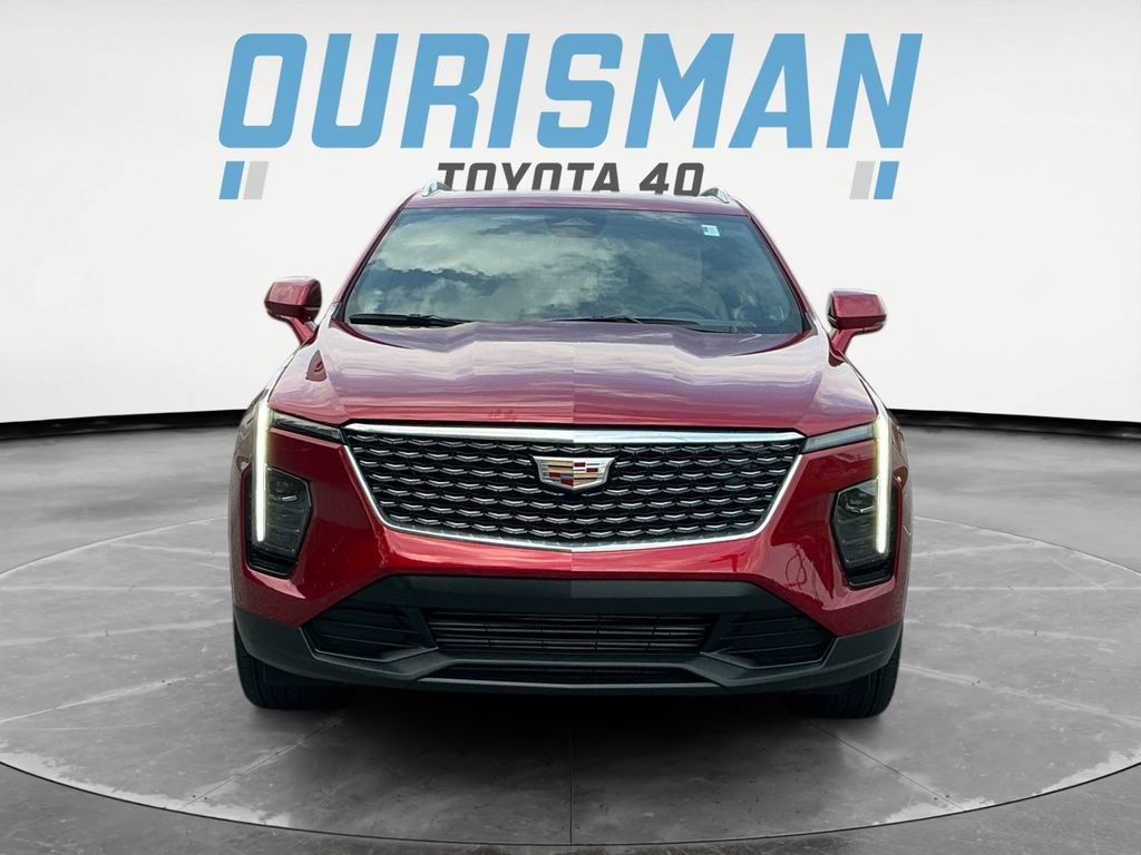 Used 2024 Cadillac XT4 Luxury w/ Cold Weather Package FWD image 2