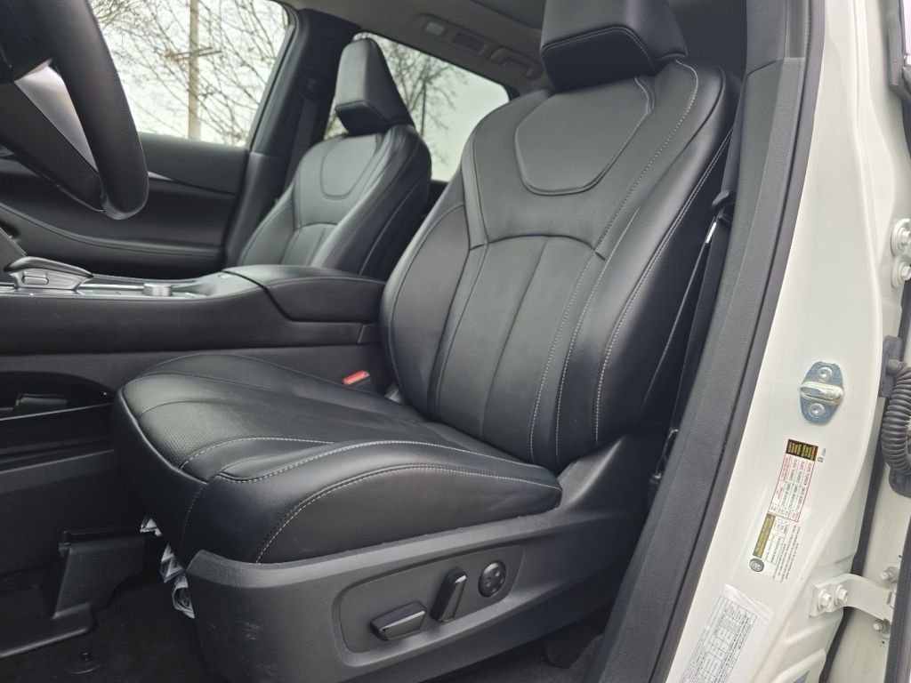 Used 2024 INFINITI QX60 Pure image 25