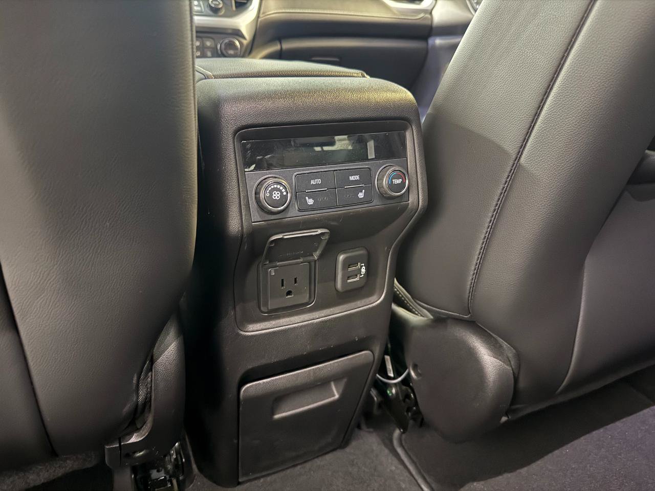 Used 2019 GMC Acadia SLT AWD/4WD image 33