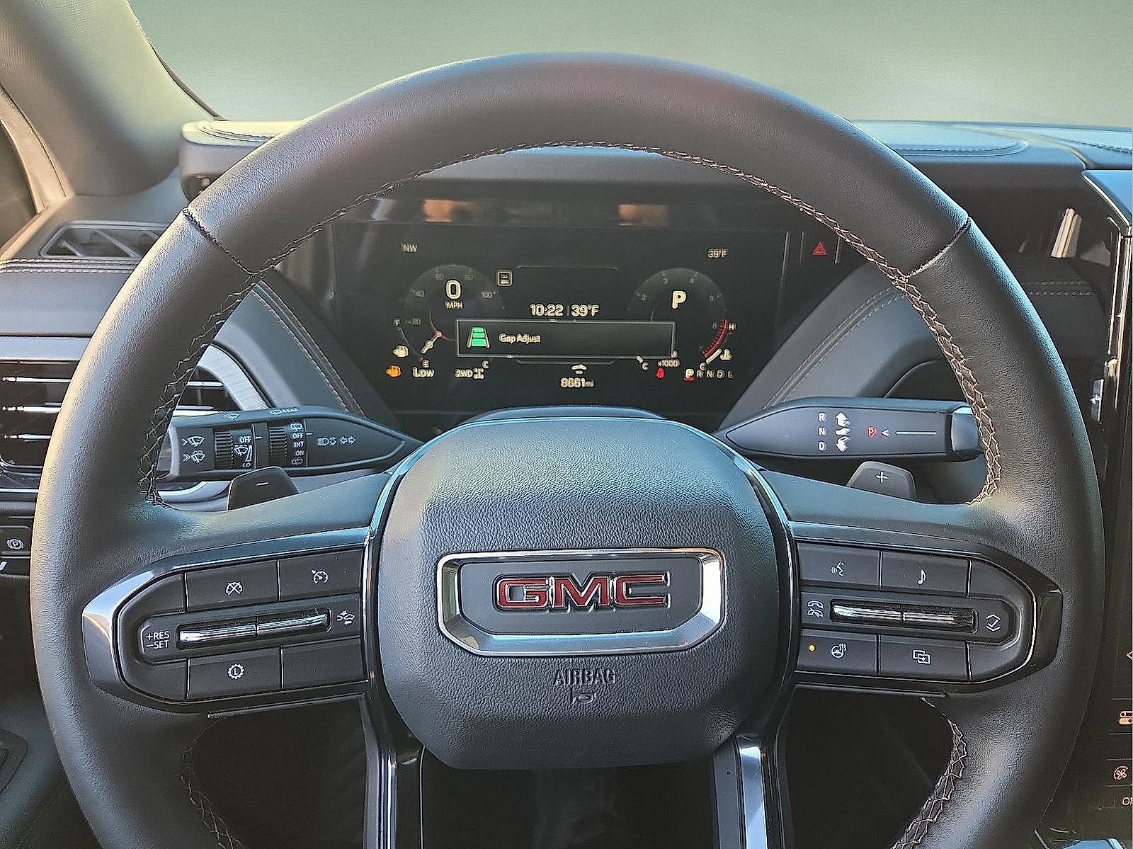 Used 2025 GMC Yukon AT4 w/ AT4 Premium Plus Package image 24