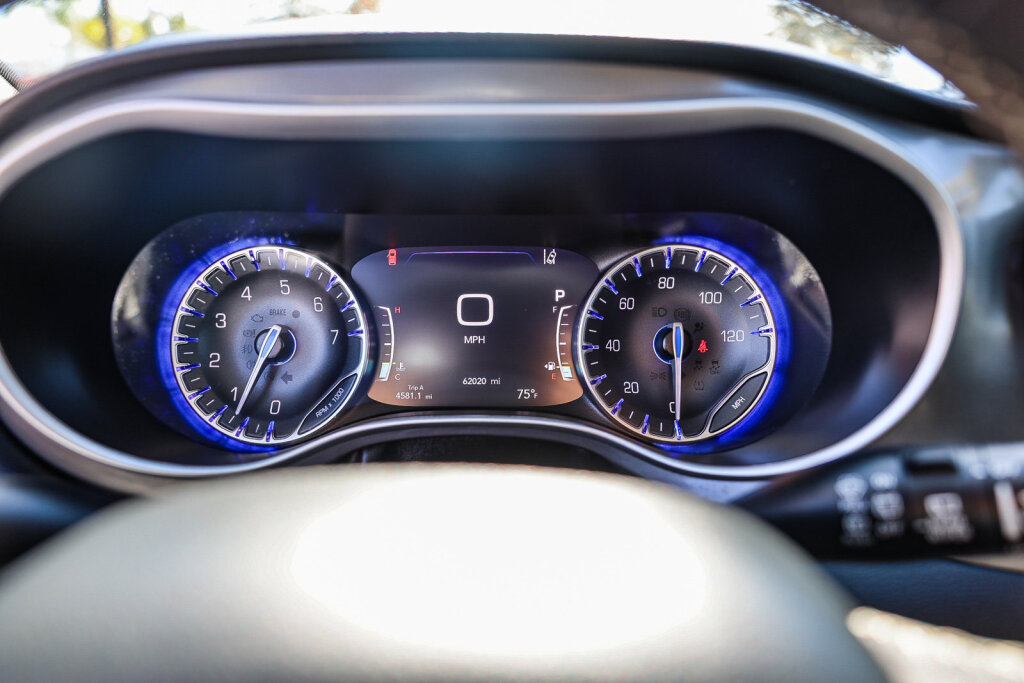 Used 2024 Chrysler Pacifica Touring-L FWD image 15
