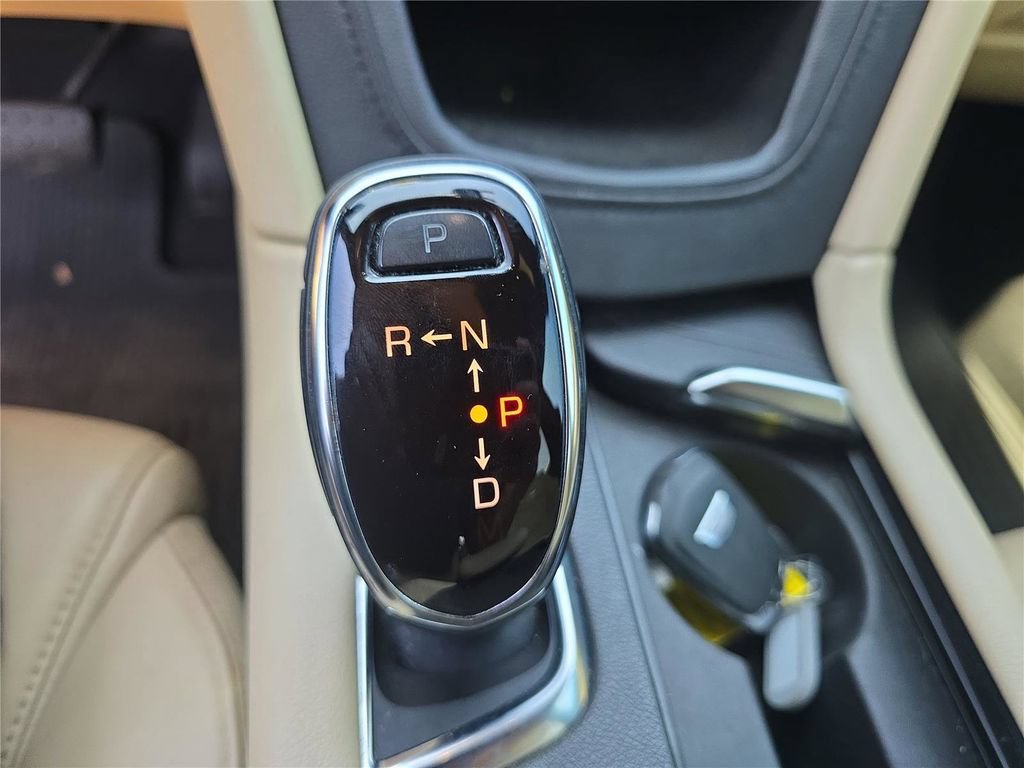 Used 2018 Cadillac XT5 Premium Luxury w/ Driver Assist Package FWD image 18