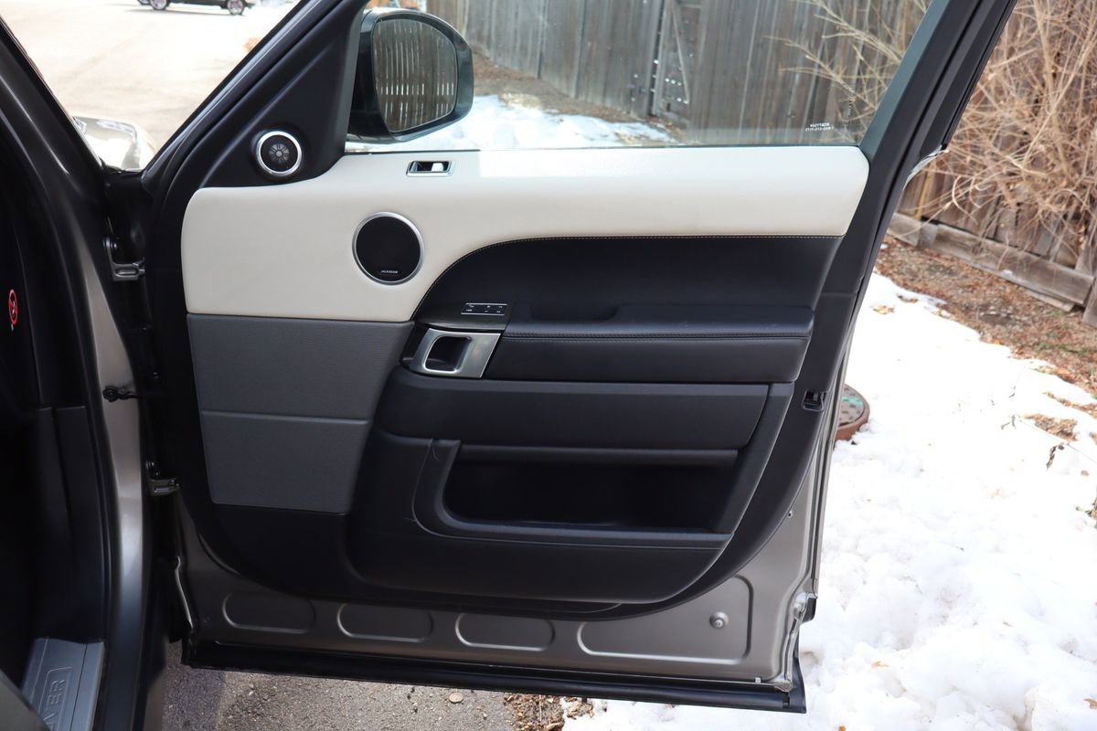 Used 2018 Land Rover Range Rover Sport HSE image 26