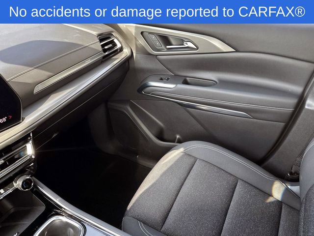 Used 2024 Chevrolet Traverse LT w/ Midnight/Sport Edition image 32