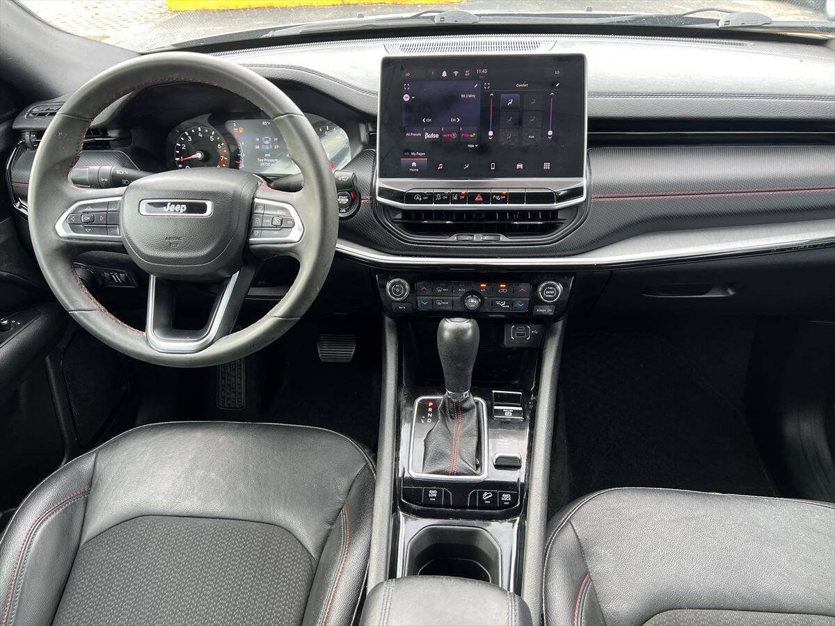 Used 2025 Jeep Compass Trailhawk AWD/4WD image 10