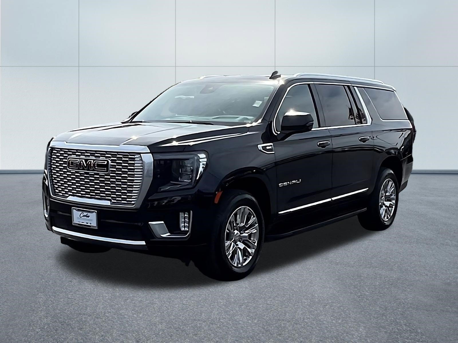 Used 2024 GMC Yukon XL Denali AWD/4WD image 3